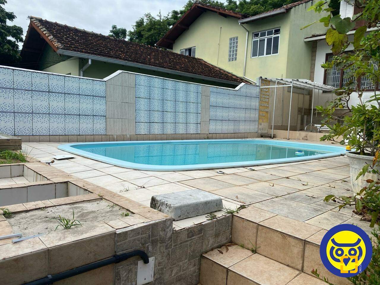 Casa com 178m², 4 quartos (sendo 1 suíte), 2 garagens, no bairro Agronômica em Florianópolis