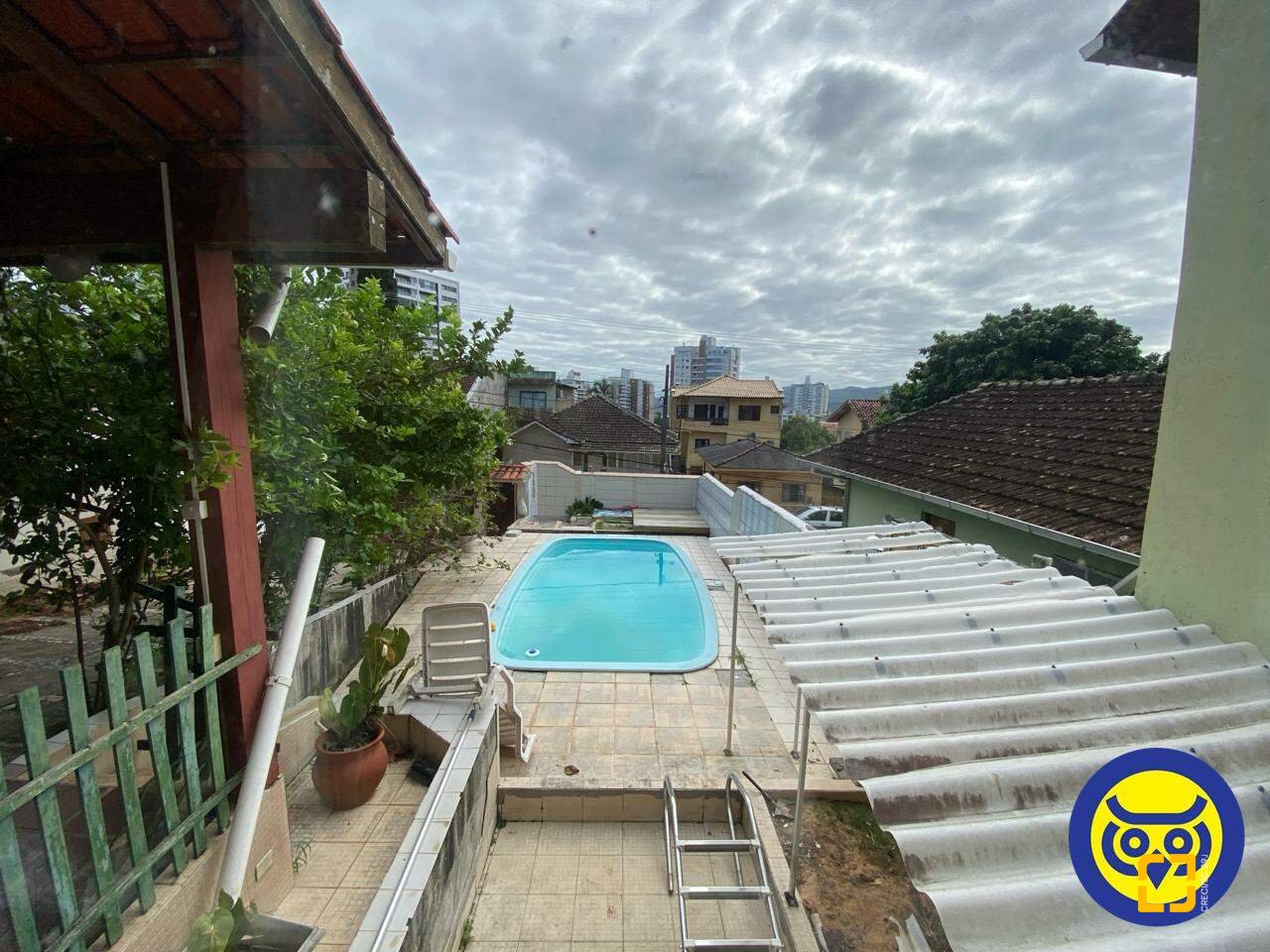 Casa com 178m², 4 quartos (sendo 1 suíte), 2 garagens, no bairro Agronômica em Florianópolis