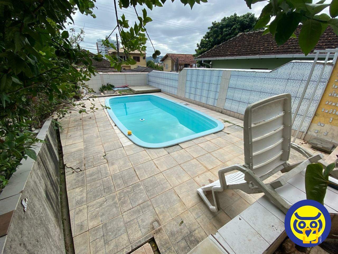 Casa com 178m², 4 quartos (sendo 1 suíte), 2 garagens, no bairro Agronômica em Florianópolis