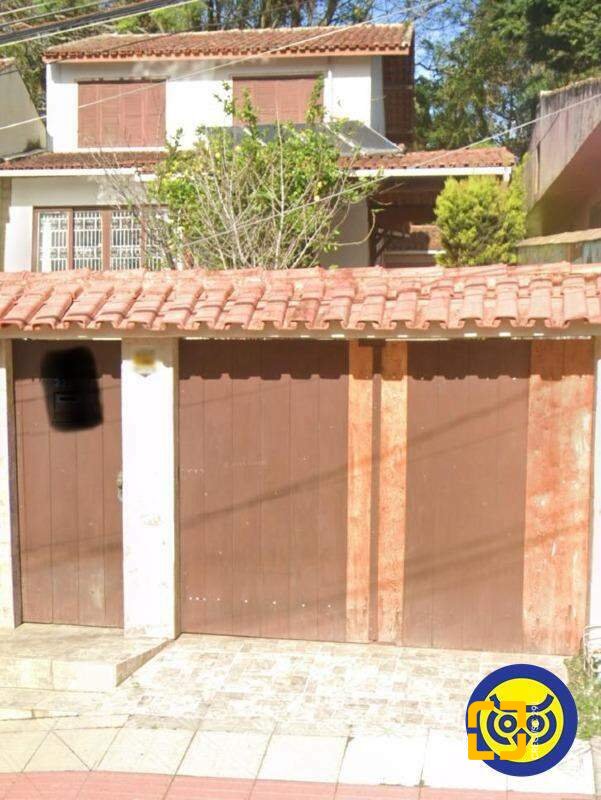 Casa com 178m², 4 quartos (sendo 1 suíte), 2 garagens, no bairro Agronômica em Florianópolis
