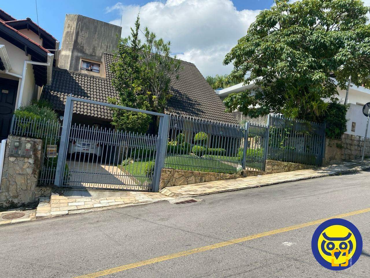 Casa com 163m², 4 quartos (sendo 1 suíte), 1 garagem, no bairro Agronômica em Florianópolis