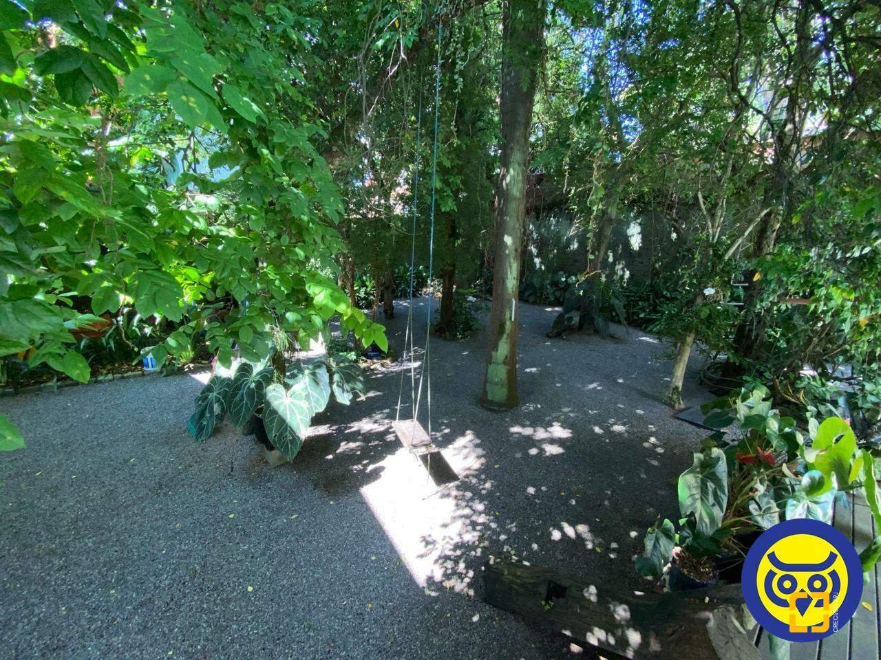 Casa com 163m², 4 quartos (sendo 1 suíte), 1 garagem, no bairro Agronômica em Florianópolis