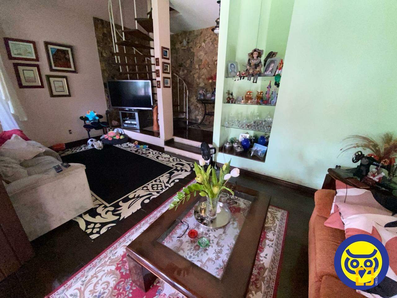 Casa com 163m², 4 quartos (sendo 1 suíte), 1 garagem, no bairro Agronômica em Florianópolis