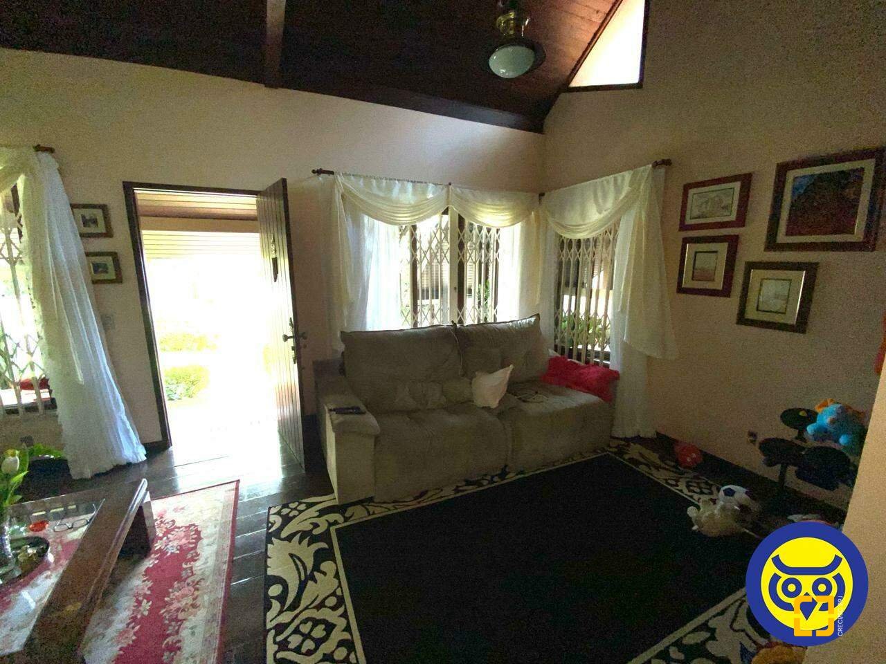 Casa com 163m², 4 quartos (sendo 1 suíte), 1 garagem, no bairro Agronômica em Florianópolis