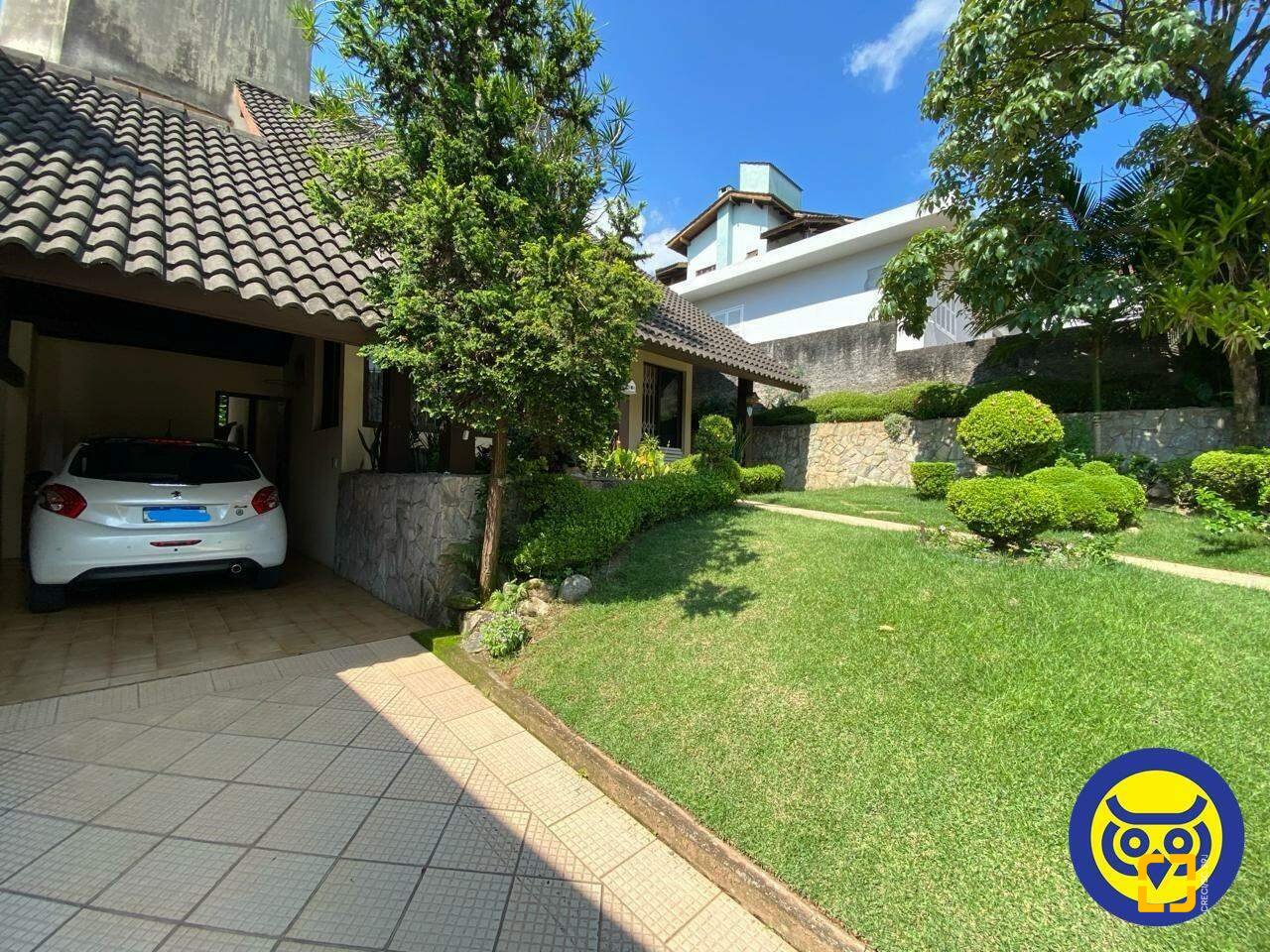 Casa com 163m², 3 quartos (sendo 1 suíte), 1 garagem, no bairro Agronômica em Florianópolis