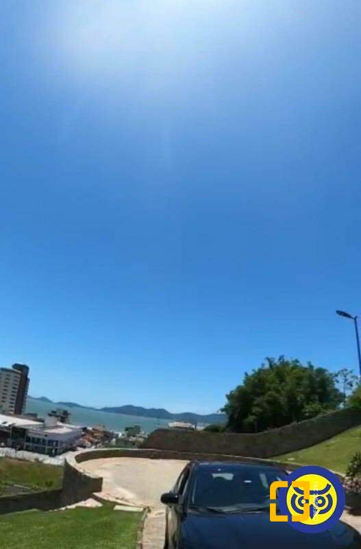 Terreno com 355m², no bairro Estreito em Florianópolis