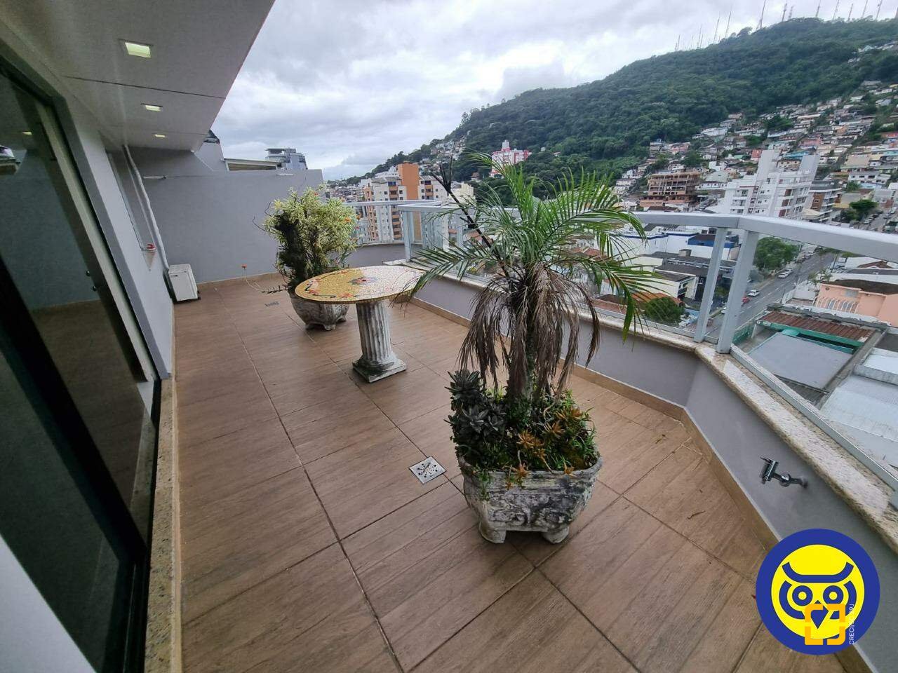 Cobertura com 162m², 3 quartos (sendo 1 suíte), 1 garagem, no bairro Centro em Florianópolis