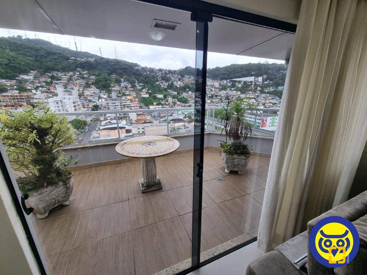 Cobertura com 162m², 3 quartos (sendo 1 suíte), 1 garagem, no bairro Centro em Florianópolis
