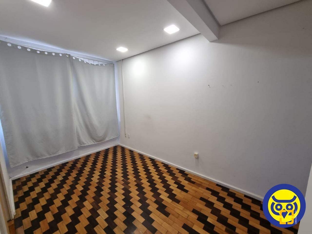 Casa com 100m², 4 quartos (sendo 1 suíte), 3 garagens, no bairro Centro em Florianópolis