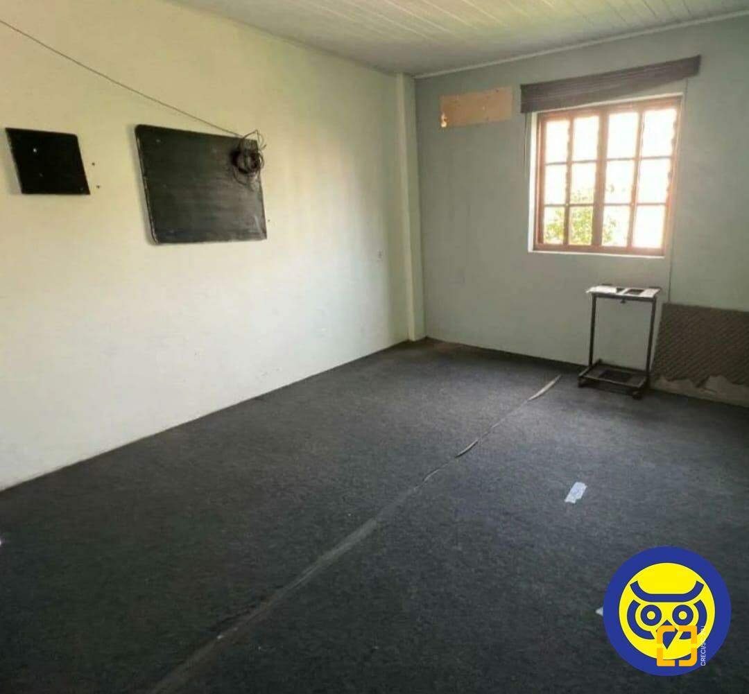Casa com 100m², 4 quartos (sendo 1 suíte), 3 garagens, no bairro Centro em Florianópolis