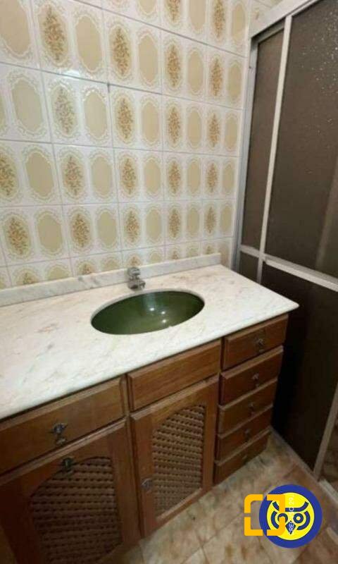 Casa com 100m², 4 quartos (sendo 1 suíte), 3 garagens, no bairro Centro em Florianópolis