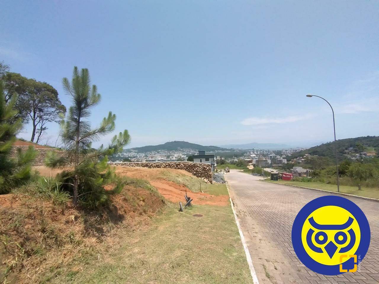 Terreno com 495m², no bairro Itacorubi em Florianópolis