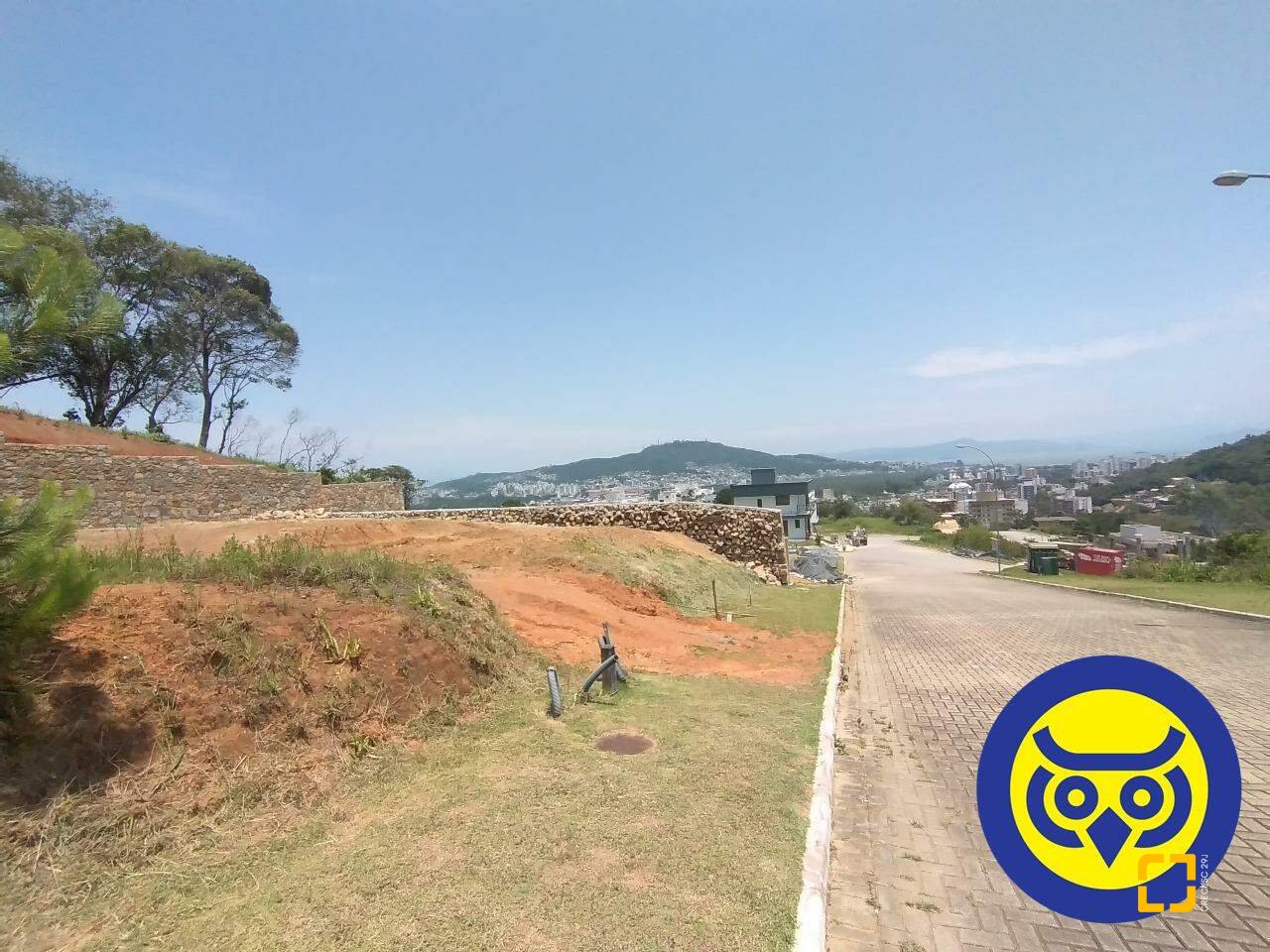 Terreno com 495m², no bairro Itacorubi em Florianópolis