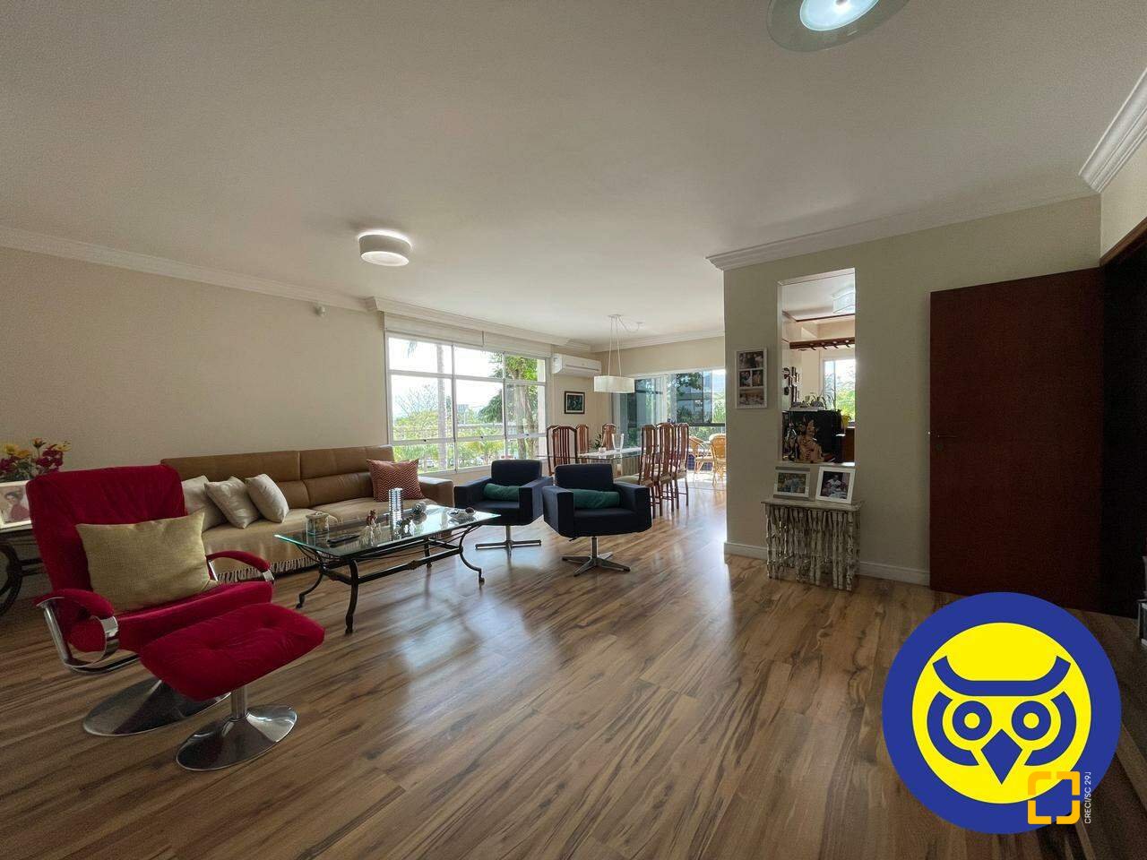 Apartamento com 209m², 4 quartos (sendo 1 suíte), 2 garagens, no bairro Itacorubi em Florianópolis