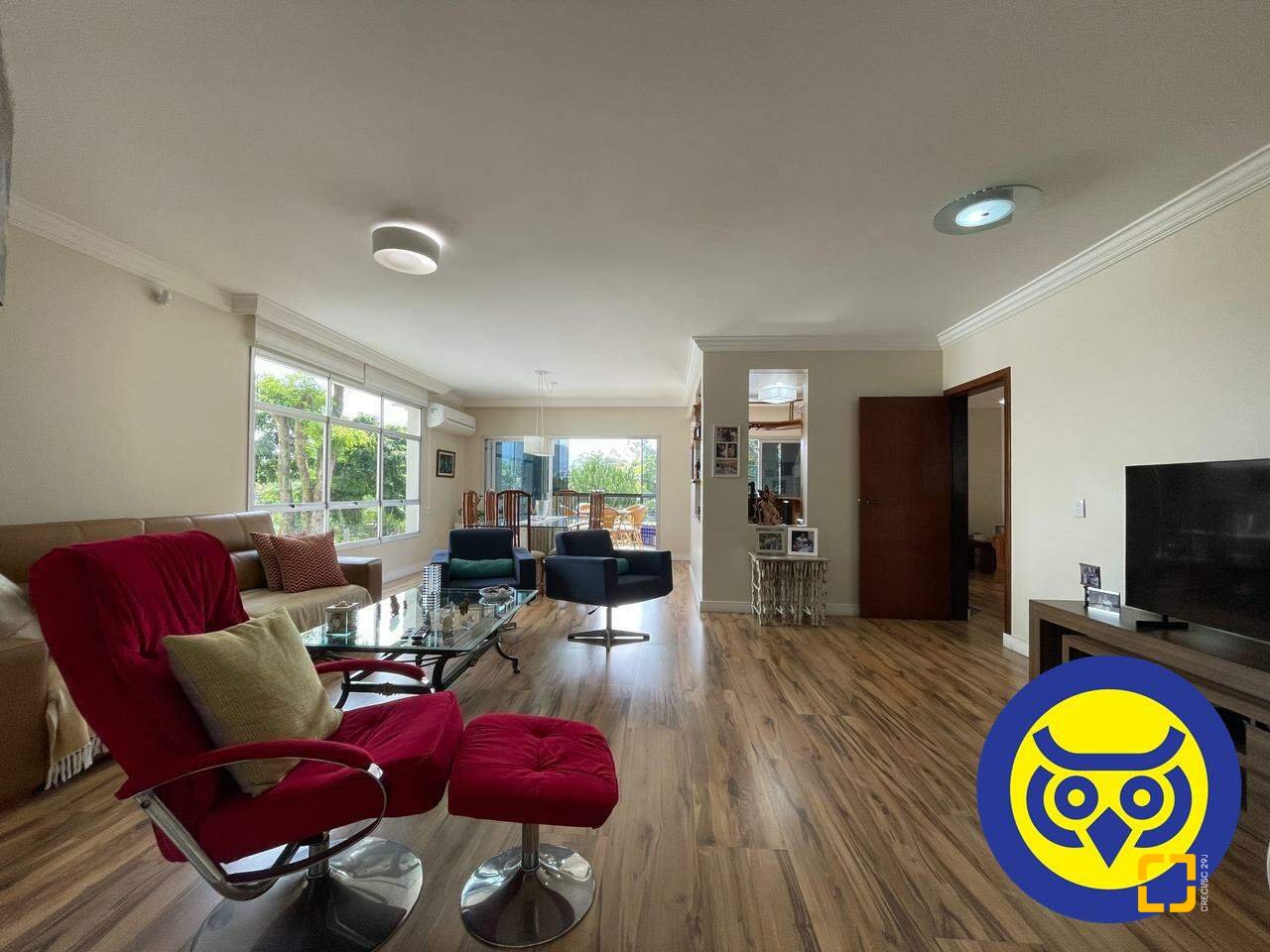 Apartamento com 209m², 4 quartos (sendo 1 suíte), 2 garagens, no bairro Itacorubi em Florianópolis
