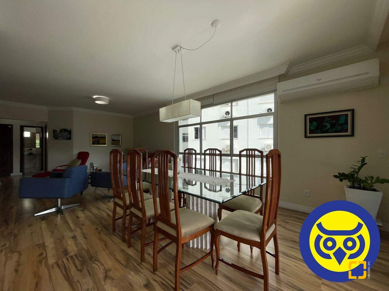Apartamento com 209m², 4 quartos (sendo 1 suíte), 2 garagens, no bairro Itacorubi em Florianópolis