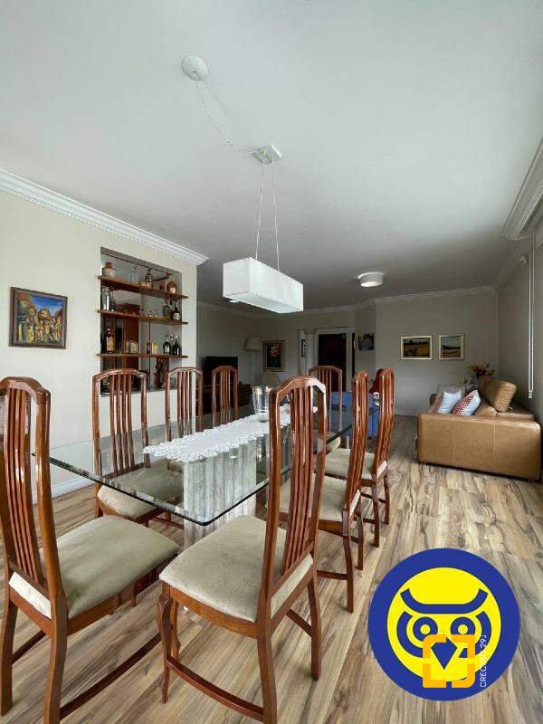 Apartamento com 209m², 4 quartos (sendo 1 suíte), 2 garagens, no bairro Itacorubi em Florianópolis