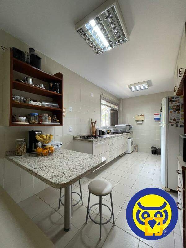 Apartamento com 209m², 4 quartos (sendo 1 suíte), 2 garagens, no bairro Itacorubi em Florianópolis