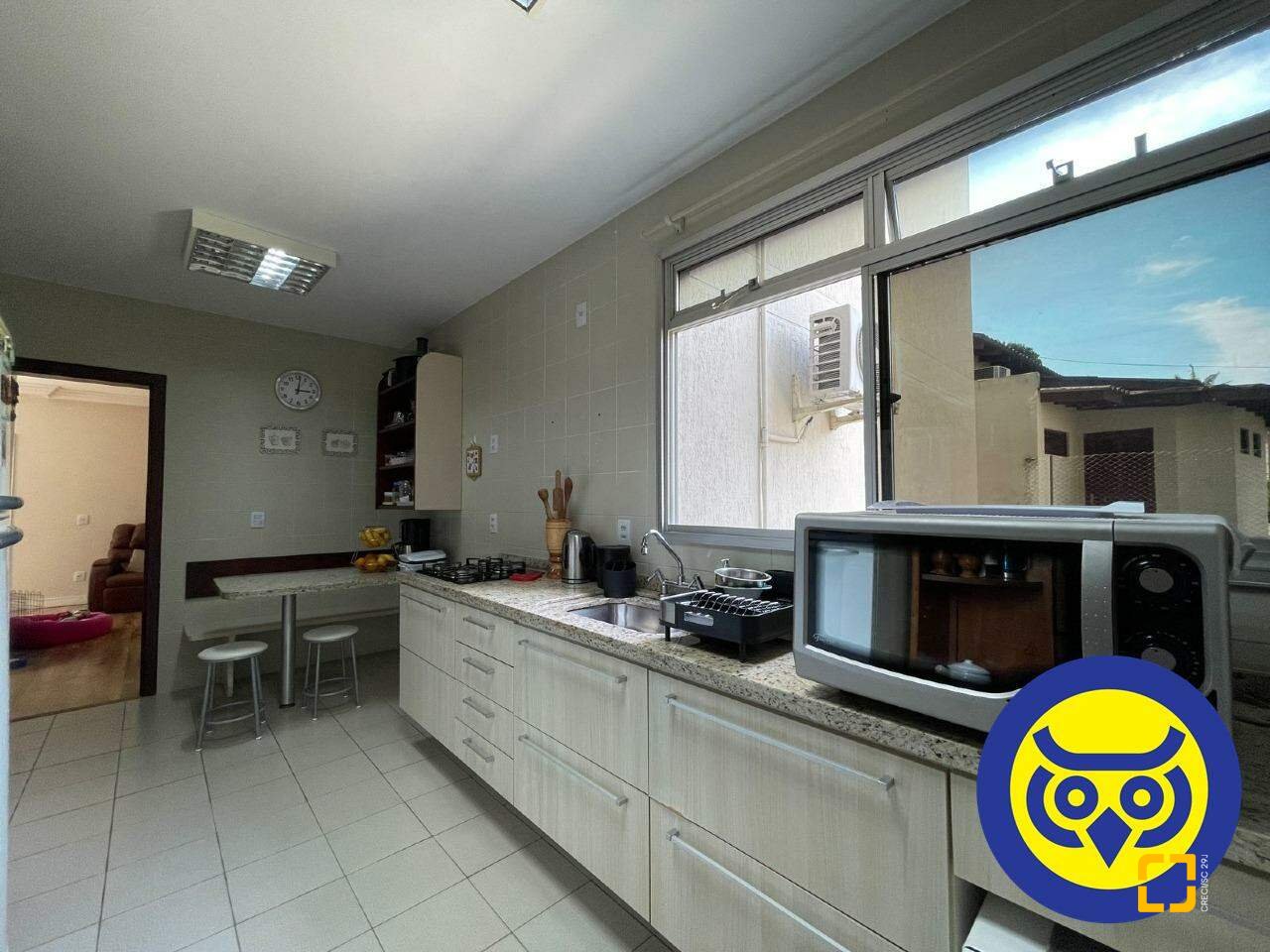 Apartamento com 209m², 4 quartos (sendo 1 suíte), 2 garagens, no bairro Itacorubi em Florianópolis