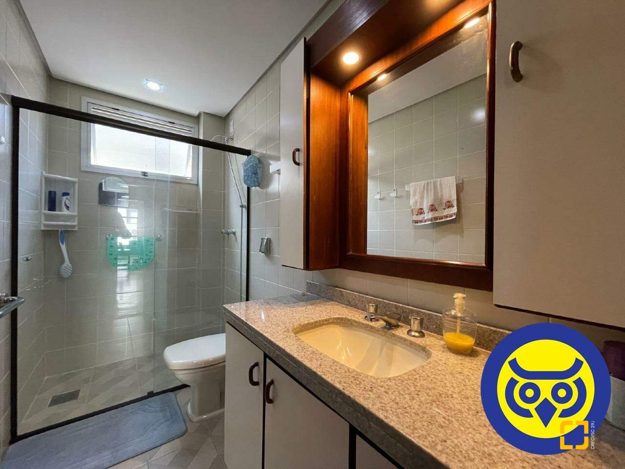 Apartamento com 209m², 4 quartos (sendo 1 suíte), 2 garagens, no bairro Itacorubi em Florianópolis