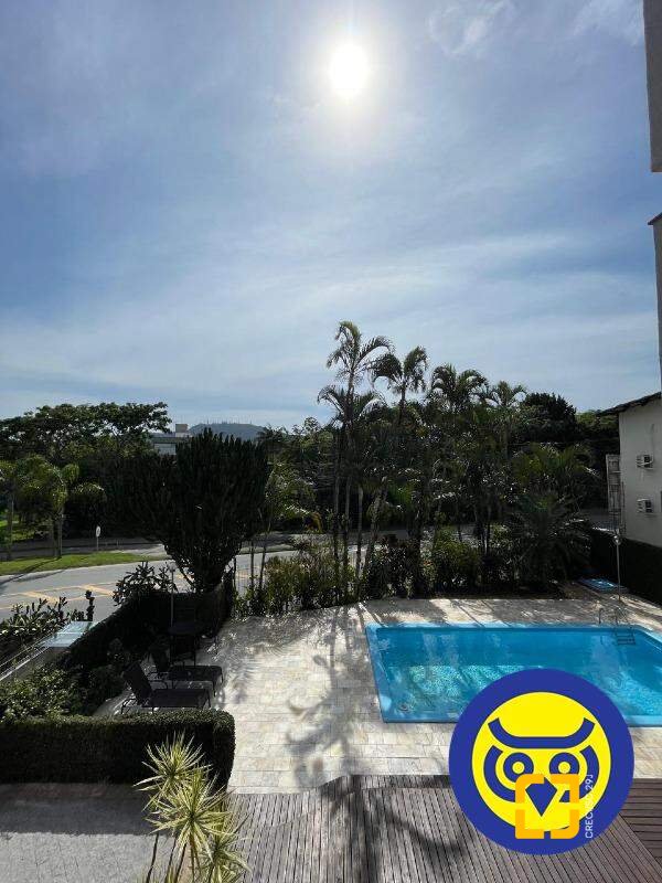 Apartamento com 209m², 4 quartos (sendo 1 suíte), 2 garagens, no bairro Itacorubi em Florianópolis