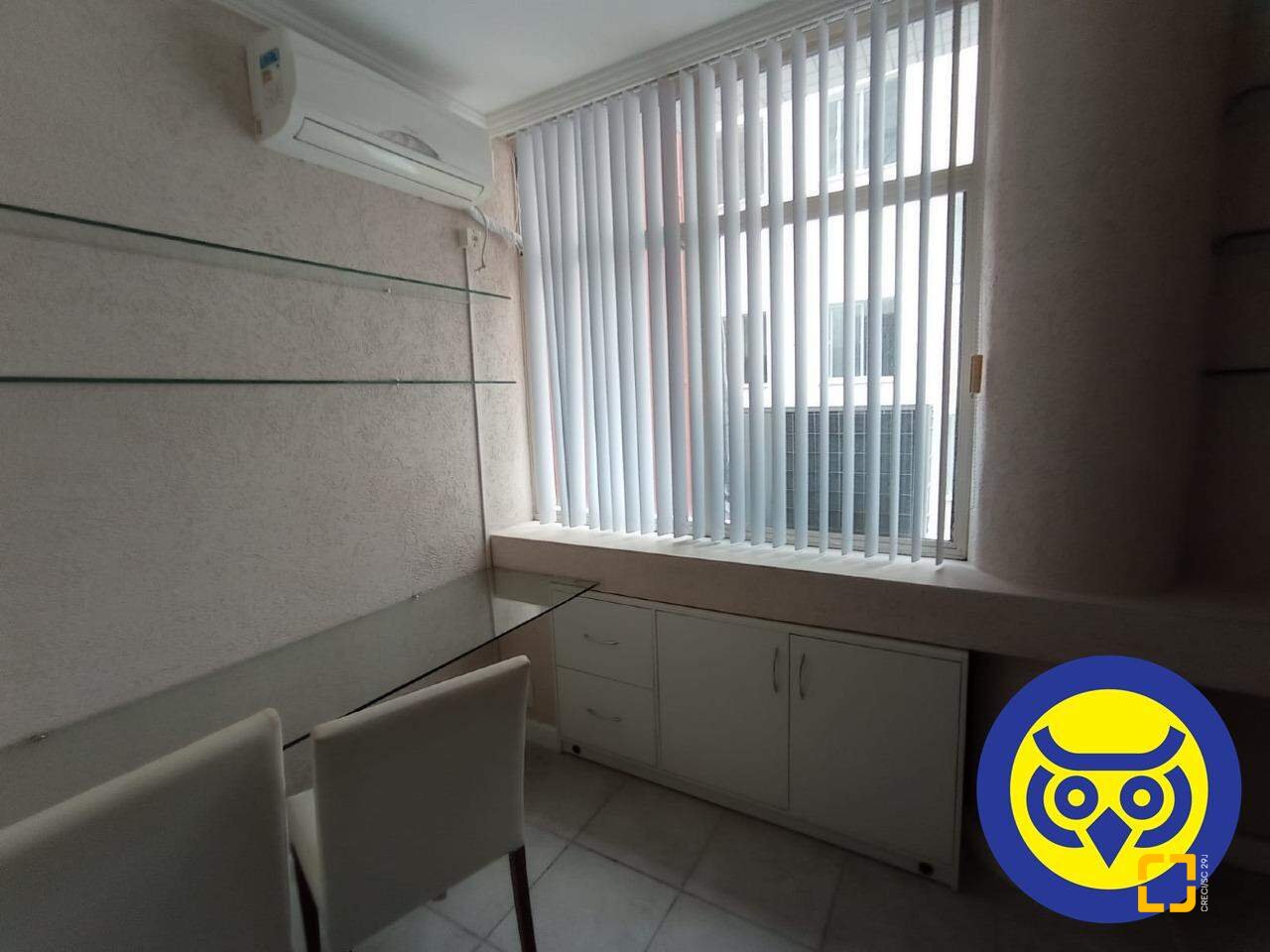 Sala com 42m², 1 garagem, no bairro Centro em Florianópolis