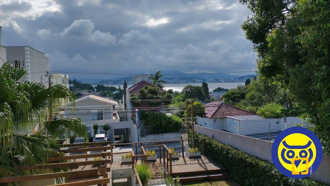Casa com 280m², 5 quartos (sendo 2 suítes), 1 garagem, no bairro Itaguaçu em Florianópolis