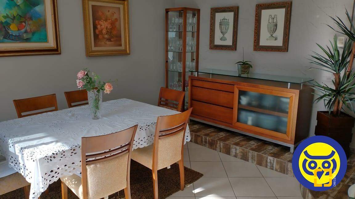 Casa com 280m², 5 quartos (sendo 2 suítes), 1 garagem, no bairro Itaguaçu em Florianópolis