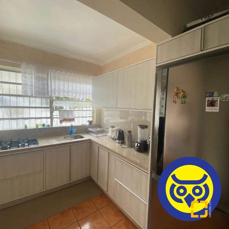 Casa com 280m², 5 quartos (sendo 2 suítes), 1 garagem, no bairro Itaguaçu em Florianópolis