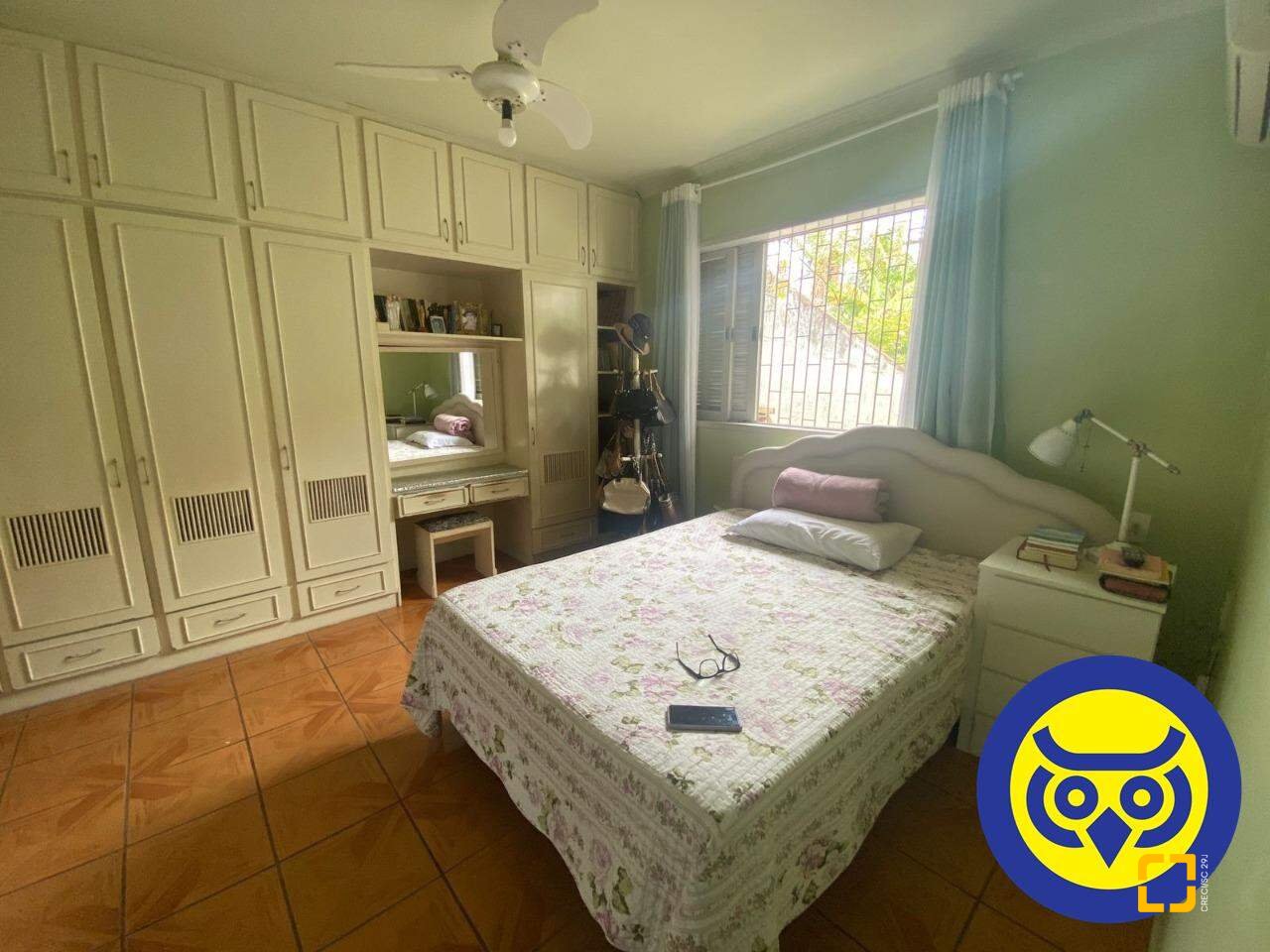 Casa com 280m², 5 quartos (sendo 2 suítes), 1 garagem, no bairro Itaguaçu em Florianópolis