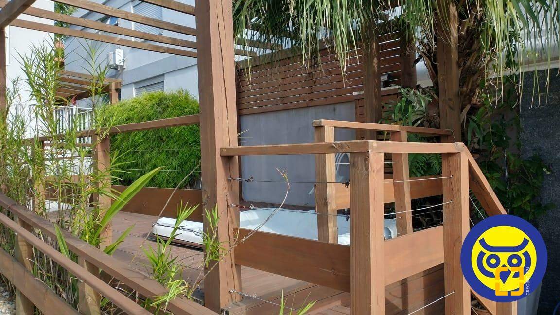 Casa com 280m², 5 quartos (sendo 2 suítes), 1 garagem, no bairro Itaguaçu em Florianópolis
