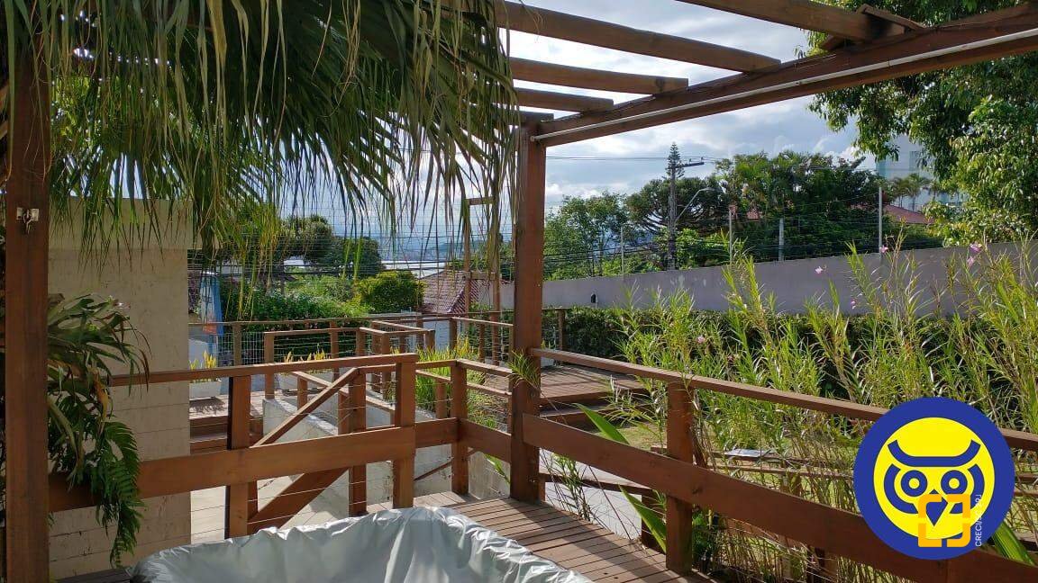 Casa com 280m², 5 quartos (sendo 2 suítes), 1 garagem, no bairro Itaguaçu em Florianópolis