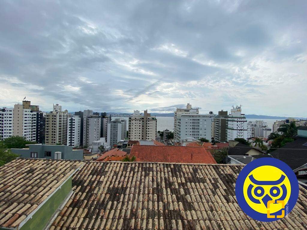 Casa com 254m², 5 quartos (sendo 1 suíte), 2 garagens, no bairro Agronômica em Florianópolis