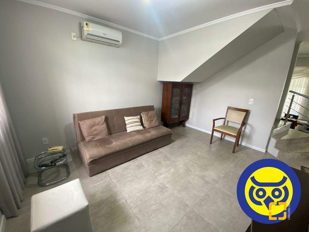 Casa com 254m², 5 quartos (sendo 1 suíte), 2 garagens, no bairro Agronômica em Florianópolis