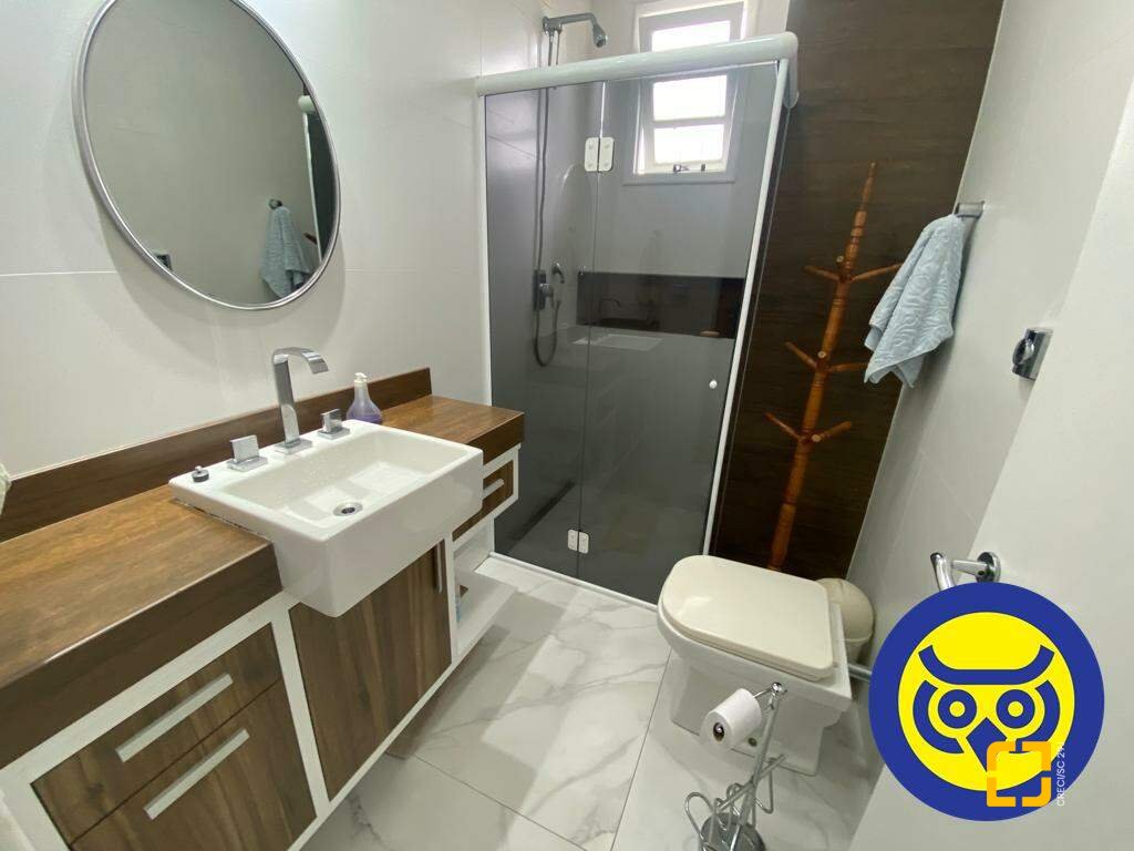 Casa com 254m², 5 quartos (sendo 1 suíte), 2 garagens, no bairro Agronômica em Florianópolis