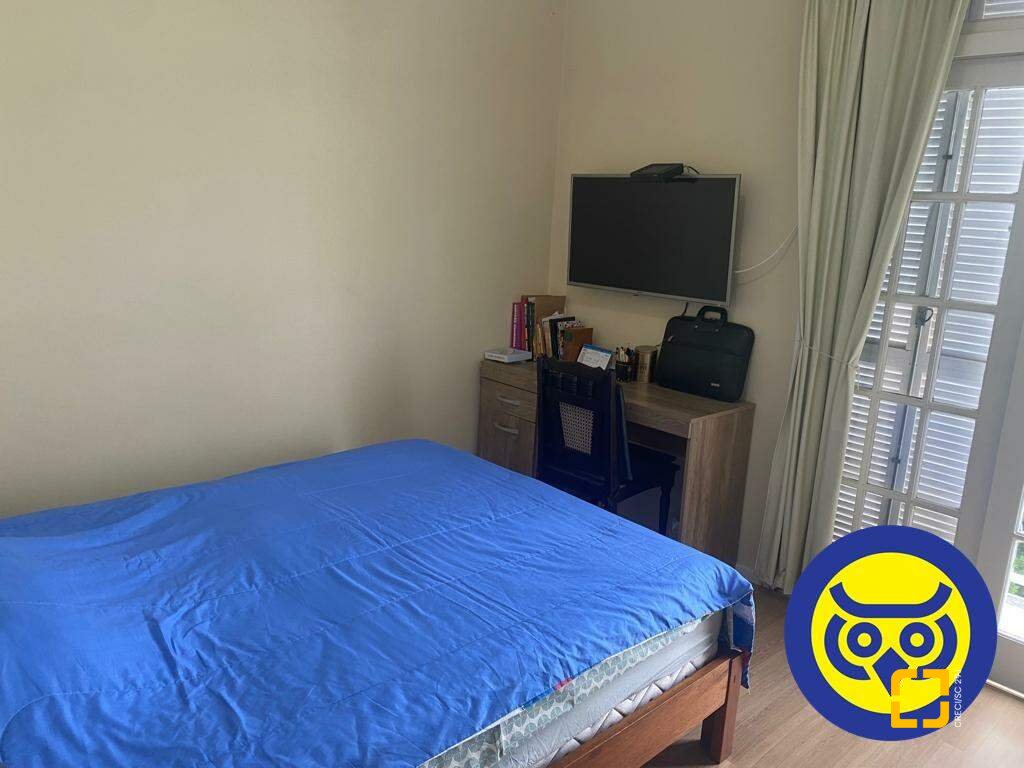 Casa com 254m², 5 quartos (sendo 1 suíte), 2 garagens, no bairro Agronômica em Florianópolis