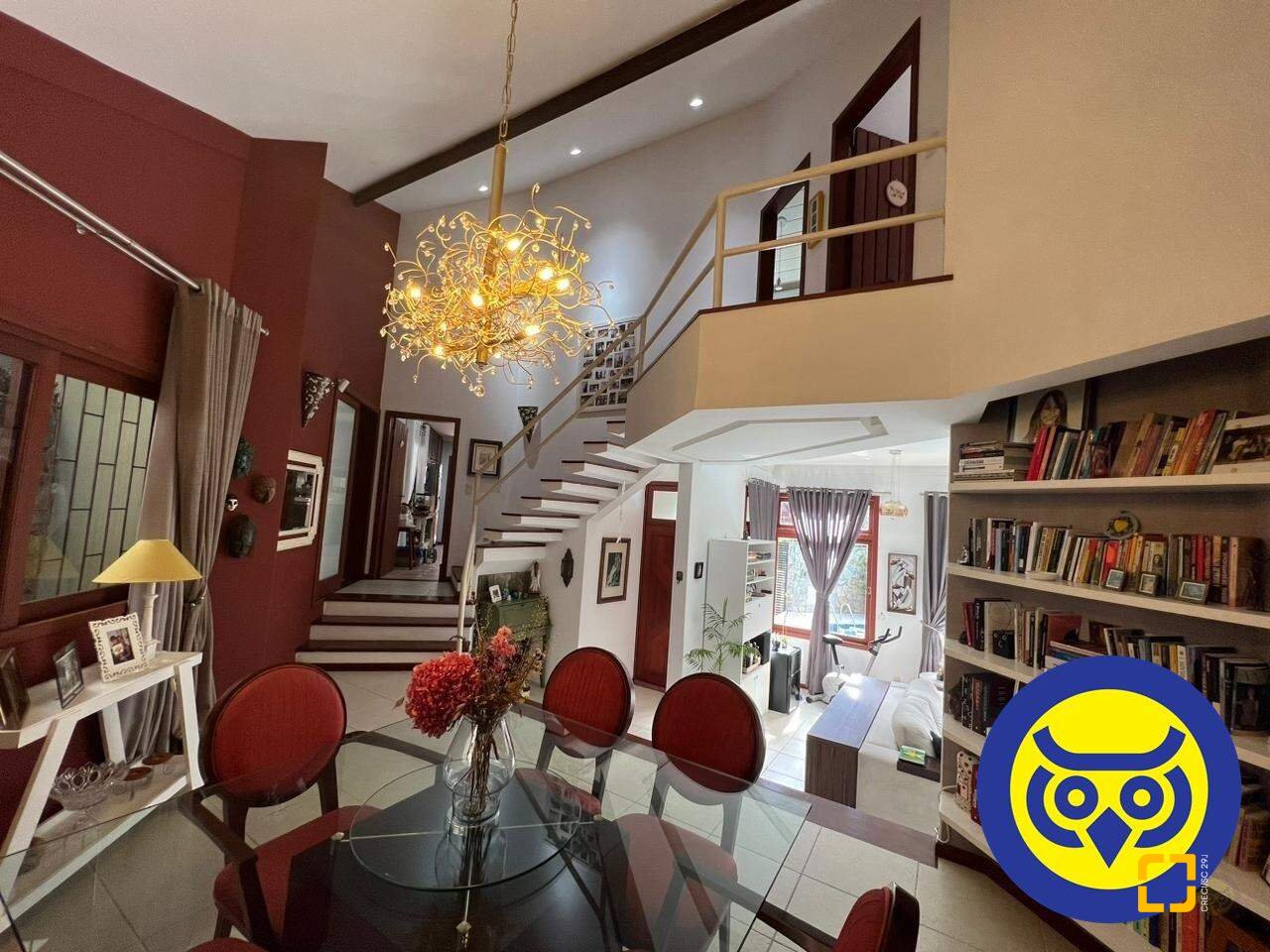 Casa com 205m², 5 quartos (sendo 2 suítes), 2 garagens, no bairro Pantanal em Florianópolis