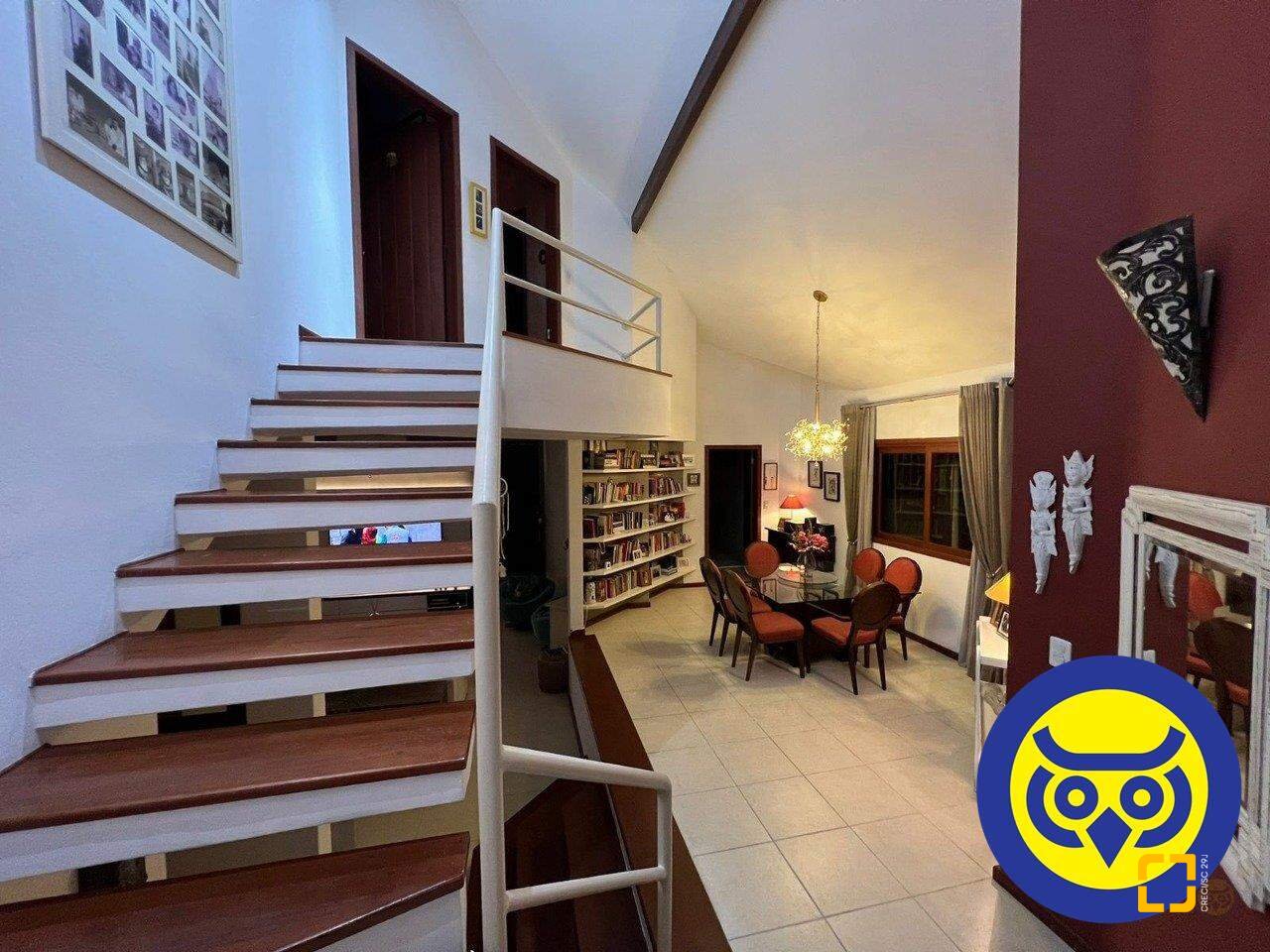 Casa com 205m², 5 quartos (sendo 2 suítes), 2 garagens, no bairro Pantanal em Florianópolis