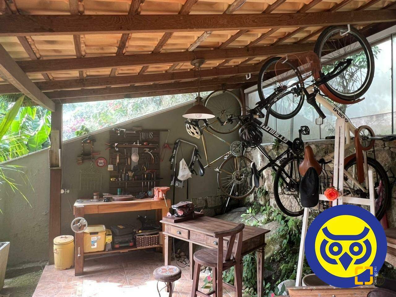 Casa com 205m², 5 quartos (sendo 2 suítes), 2 garagens, no bairro Pantanal em Florianópolis