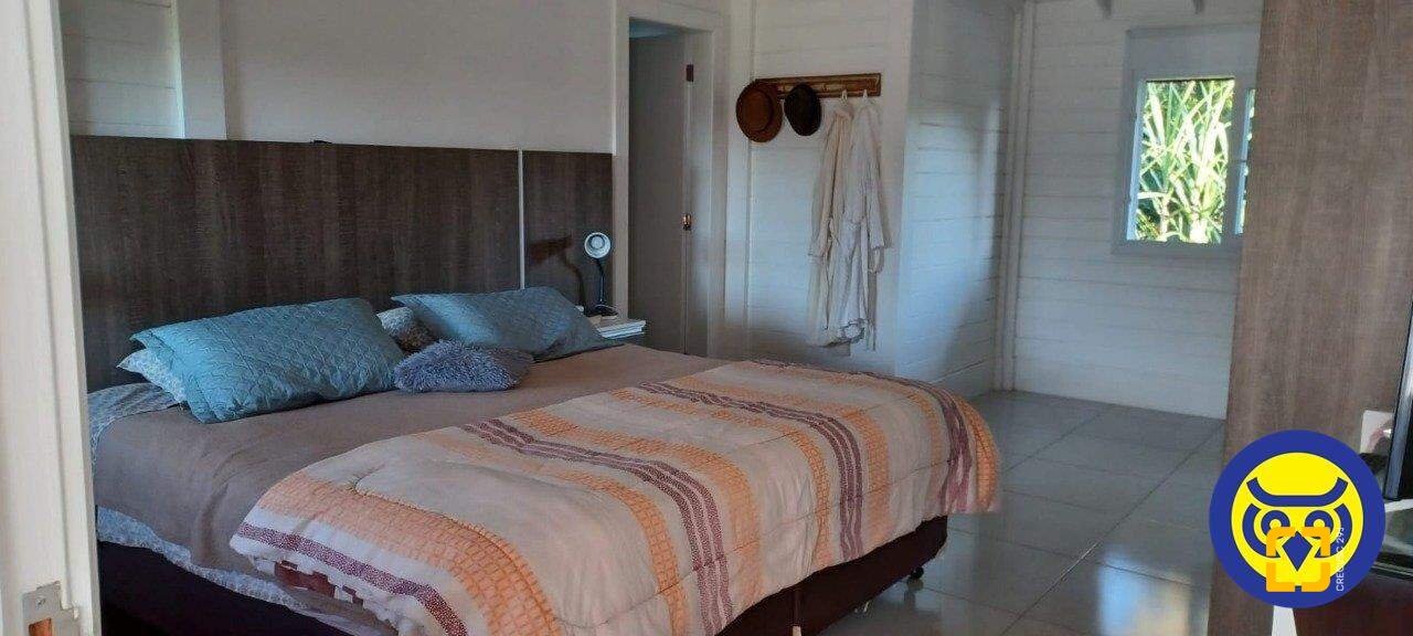 Casa com 360m², 5 quartos (sendo 2 suítes), 2 garagens, no bairro Vargem Grande em Florianópolis
