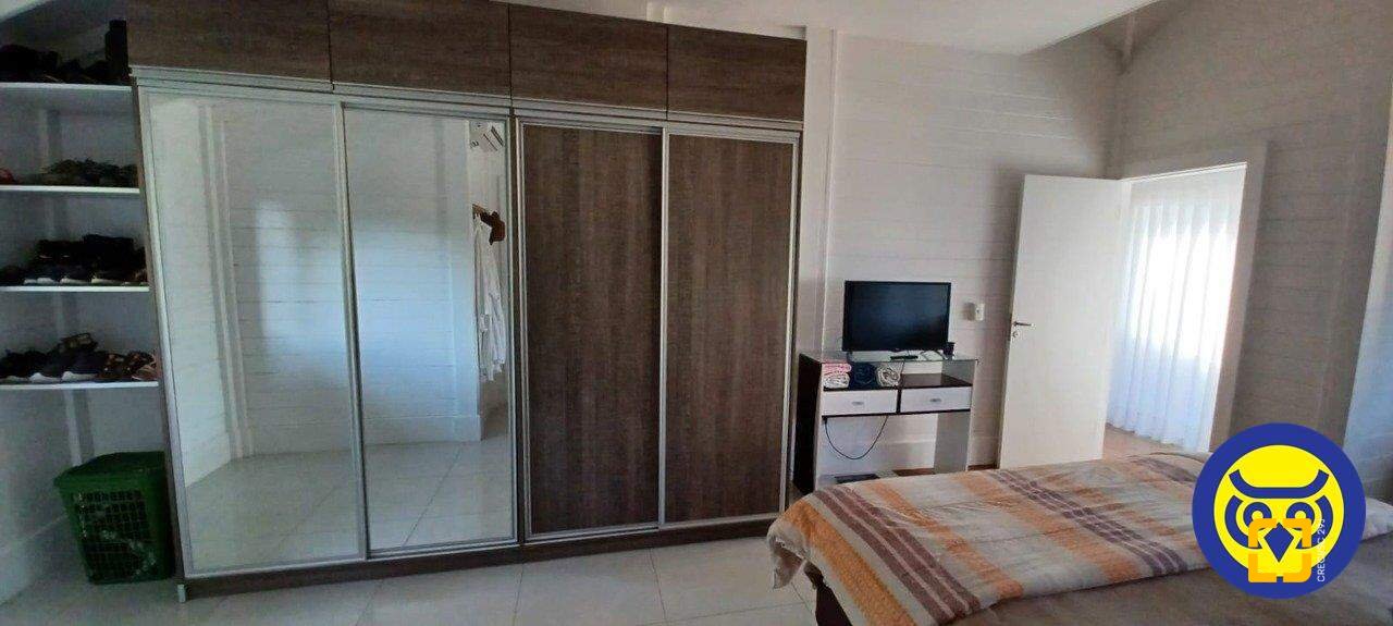 Casa com 360m², 5 quartos (sendo 2 suítes), 2 garagens, no bairro Vargem Grande em Florianópolis
