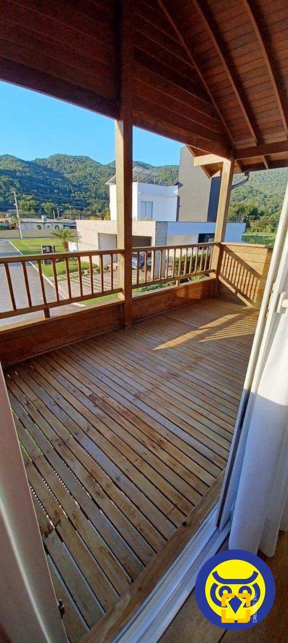 Casa com 360m², 5 quartos (sendo 2 suítes), 2 garagens, no bairro Vargem Grande em Florianópolis