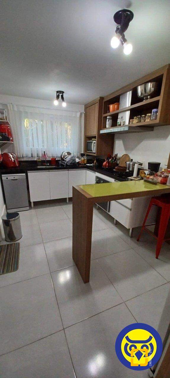 Casa com 360m², 5 quartos (sendo 2 suítes), 2 garagens, no bairro Vargem Grande em Florianópolis
