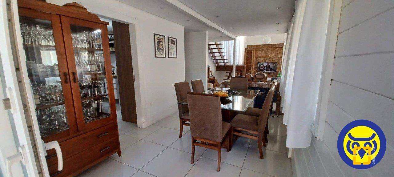 Casa com 360m², 5 quartos (sendo 2 suítes), 2 garagens, no bairro Vargem Grande em Florianópolis
