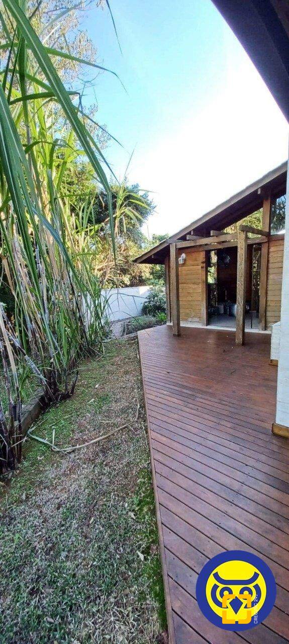 Casa com 360m², 5 quartos (sendo 2 suítes), 2 garagens, no bairro Vargem Grande em Florianópolis