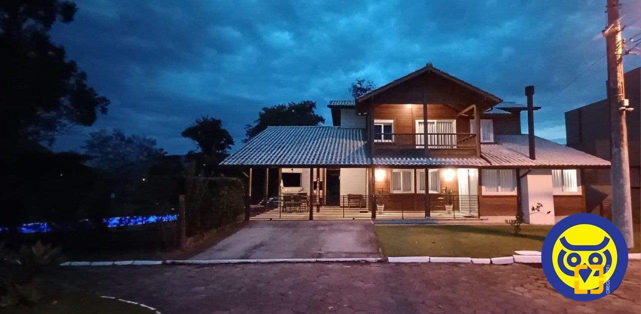 Casa com 360m², 5 quartos (sendo 2 suítes), 2 garagens, no bairro Vargem Grande em Florianópolis