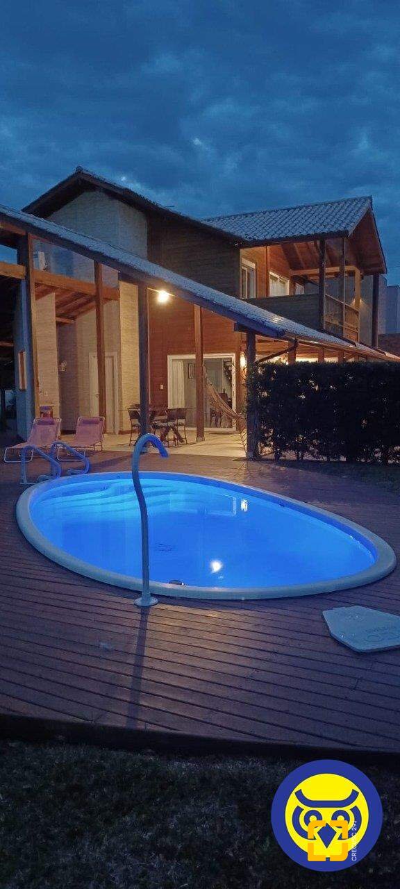 Casa com 360m², 5 quartos (sendo 2 suítes), 2 garagens, no bairro Vargem Grande em Florianópolis