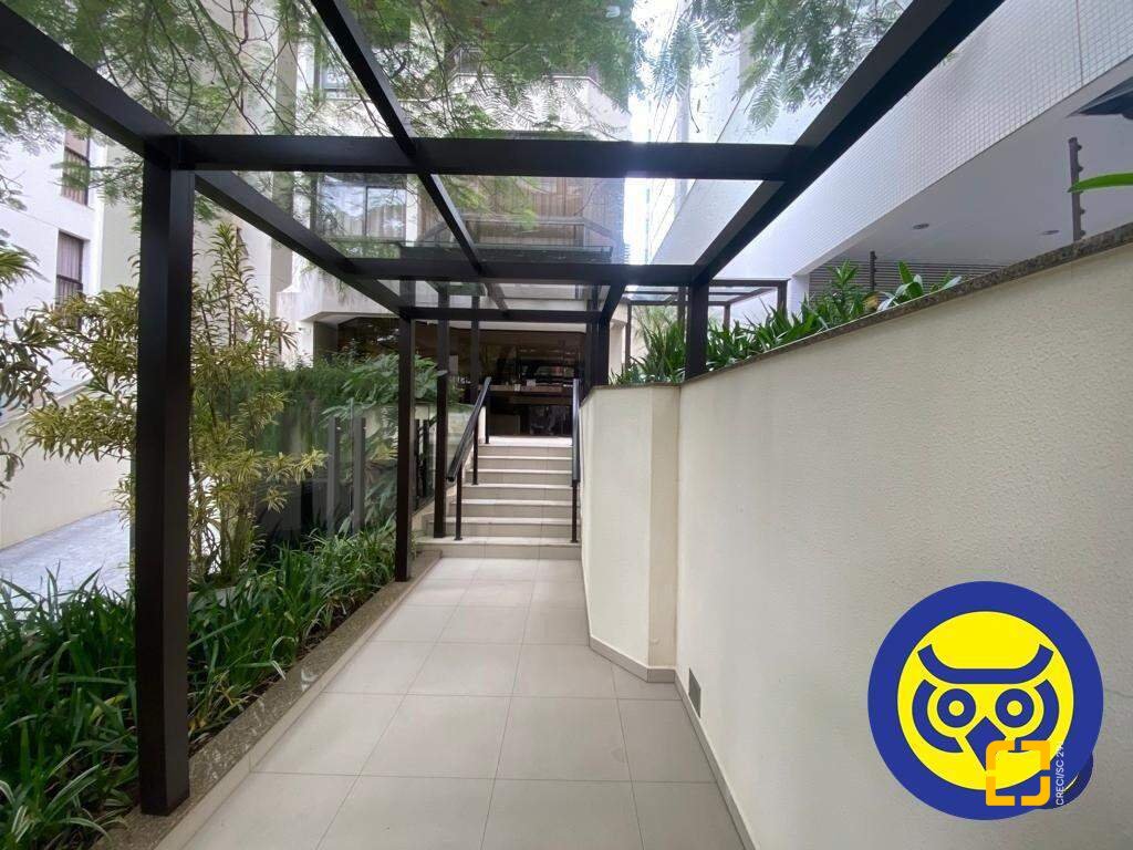 Apartamento com 214m², 6 quartos (sendo 3 suítes), 2 garagens, no bairro Centro em Florianópolis