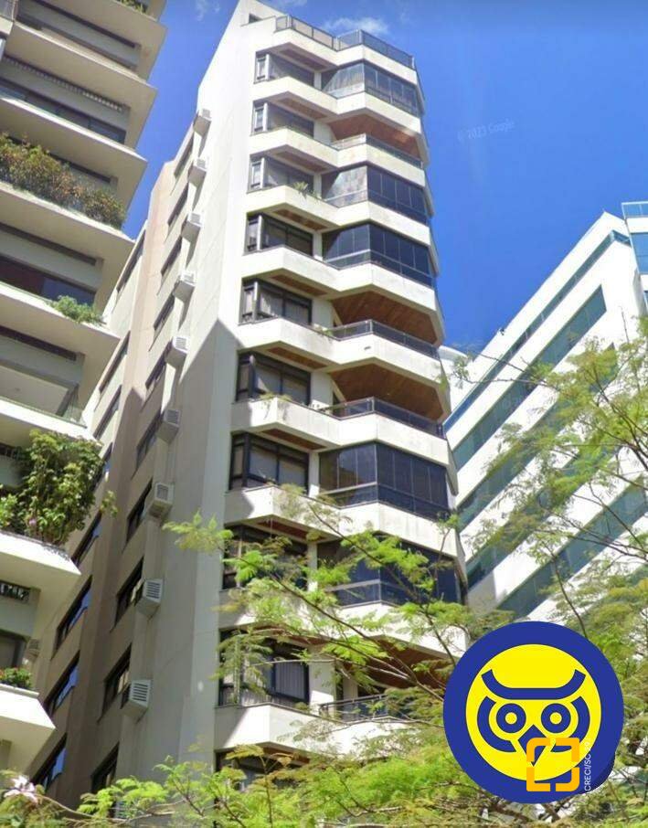 Apartamento com 214m², 6 quartos (sendo 3 suítes), 2 garagens, no bairro Centro em Florianópolis
