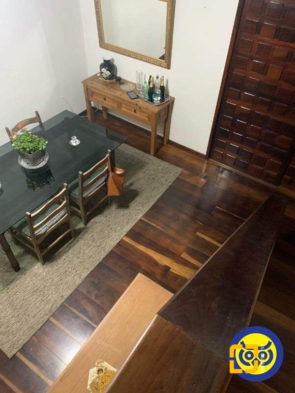Casa com 257m², 4 quartos (sendo 1 suíte), 1 garagem, no bairro Itaguaçu em Florianópolis
